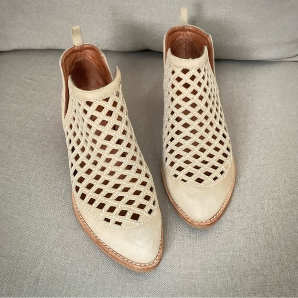 Jeffrey Campbell US 7 Taggart Open-Weave Suede Booties Tan / Beige Western Chic